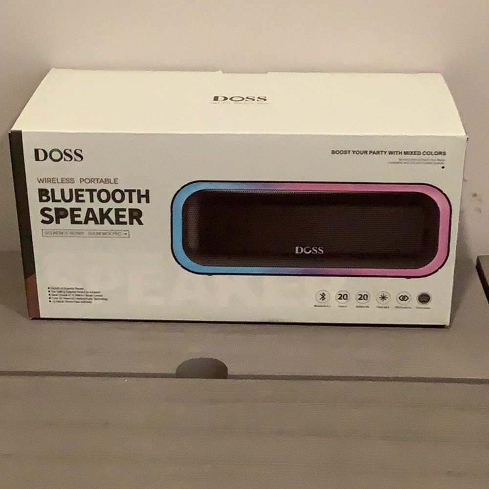 DOSS BLUETOOTH SPEAKER